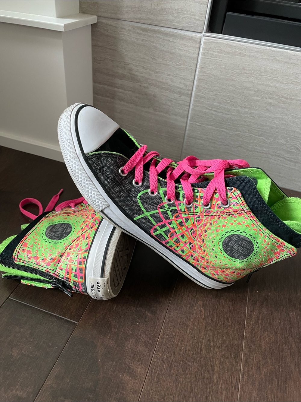 Converse All Star Neon Retro High Top Sneaker Youth 5 or Women 6.5 - Picture 3 of 11